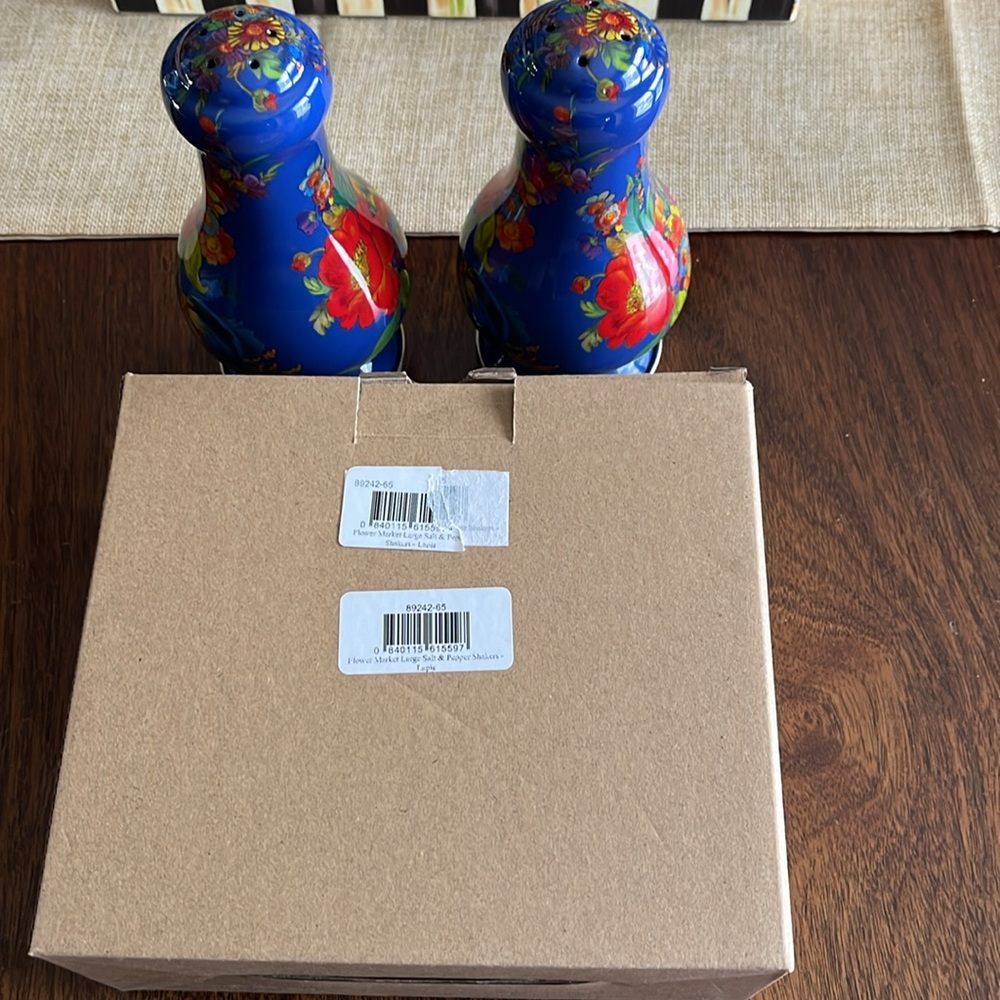 NWT Mackenzie Childs Blue Flower Market large size salt & pepper shakers Retired - Picture 6 of 7